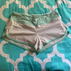 Lululemon speed shorts size 6